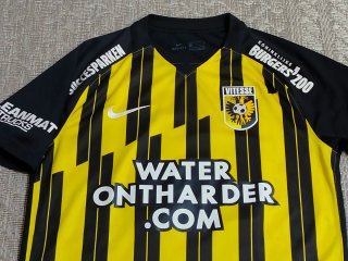 Camiseta Vitesse