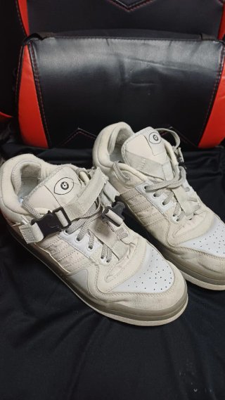 Adidas Forum Bad Bunny Grises Blancas Talla 43