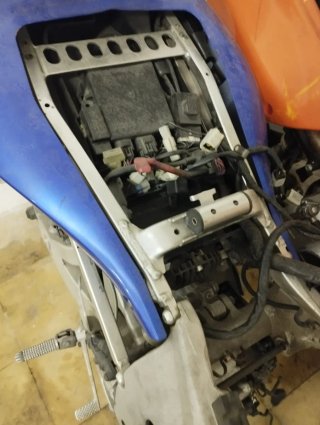 Despiece Yamaha R6 la ultima de carburación.
