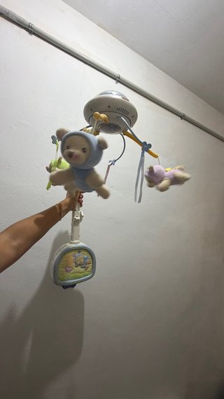 Móvil de cuna con peluches