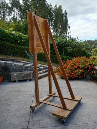 Canasta de baloncesto artesanal con ruedas
