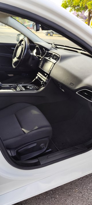Jaguar XE 2018