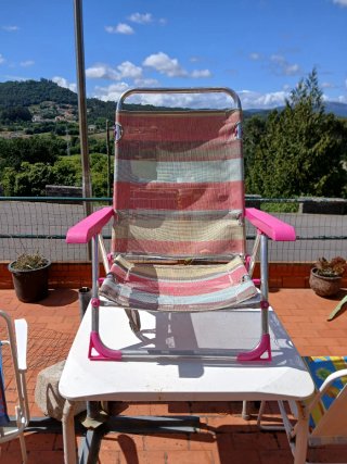 Silla de playa plegable con rayas