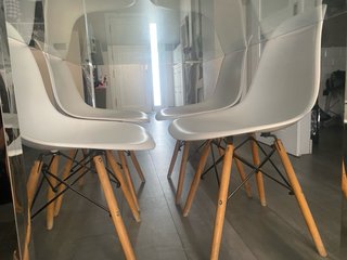 Mesa cristal y 4 sillas modernas RECOGDA EN HUELVA