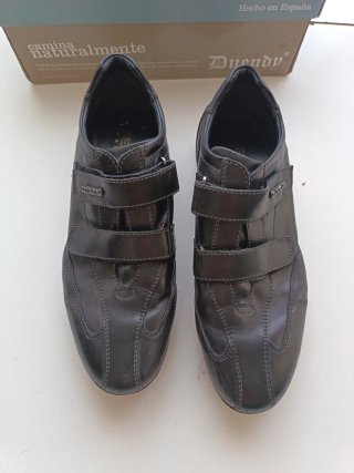 Zapatos Geox chico negros