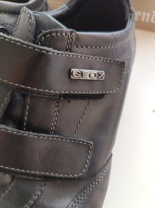 Zapatos Geox chico negros