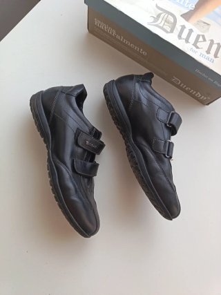 Zapatos Geox chico negros