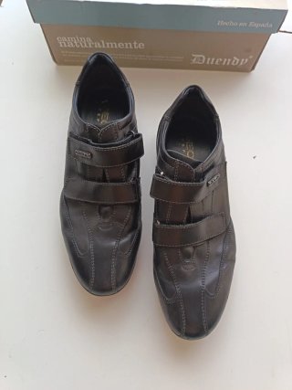 Zapatos Geox chico negros