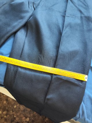 Pantalones negros y pajarita
