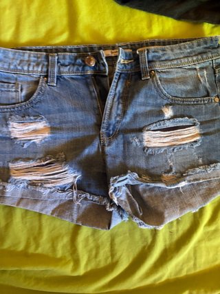 Shorts vaqueros Stradivarius rotos