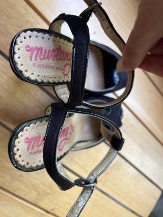 Sandalias tacón negras