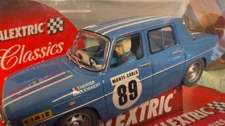 Coche Scalextric Slot Renault 8 classics Gordini