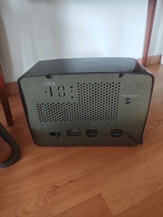 Radio Philips Antigua Marrón y Negra