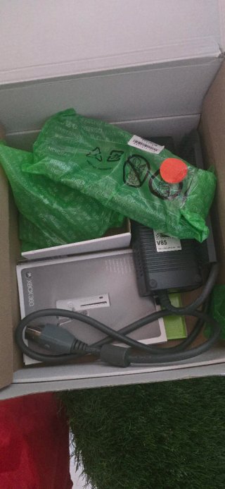 Xbox 360 Arcade Roja + Mando nuevo