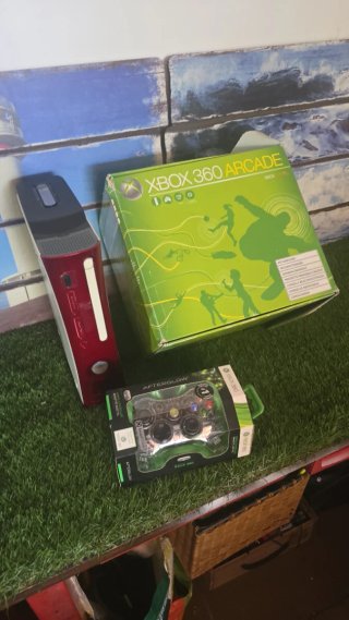 Xbox 360 Arcade Roja + Mando nuevo