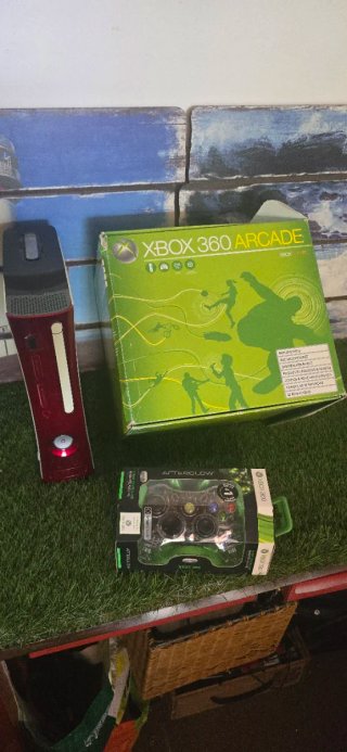 Xbox 360 Arcade Roja + Mando nuevo
