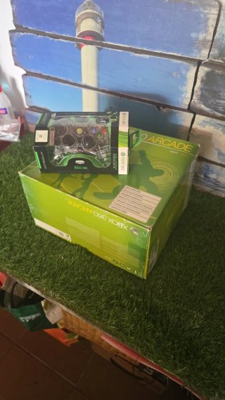 Xbox 360 Arcade Roja + Mando nuevo