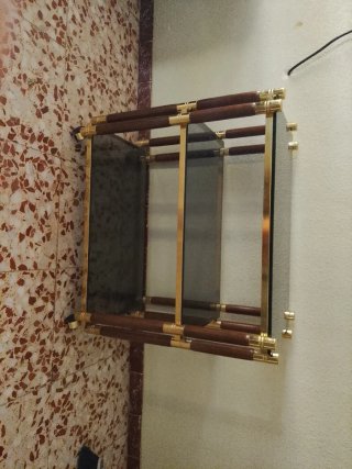 Mesa de cristal y madera