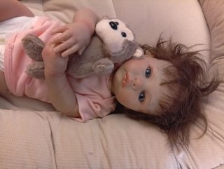 Muñeca Reborn Vinilo y Tela despeinada a propósito
