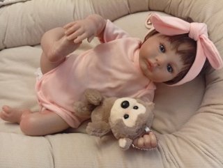 Muñeca Reborn Vinilo y Tela despeinada a propósito