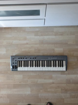 Teclado Controlador MIDI M-Audio 49 Teclas