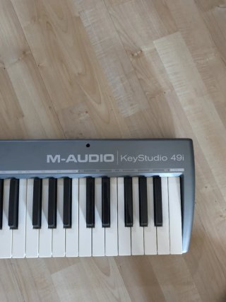 Teclado Controlador MIDI M-Audio 49 Teclas