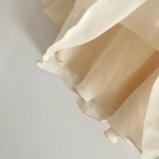 Blusa crema volantes manga campana