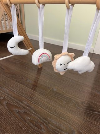 Arco de actividades de madera para bebés