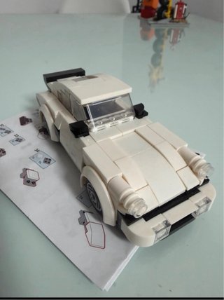 Coche construccion bloques estilo porsche blanco 3