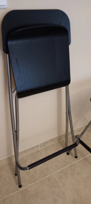 Taburetes altos plegables Ikea negros
