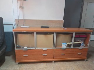 Aparador madera, cristal y metal