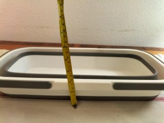 Cubo rectangular plegable gris y blanco