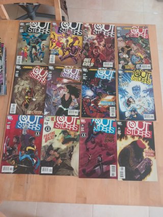 50 comics OUT SIDERS del 1 al 50 en orden. INGLES