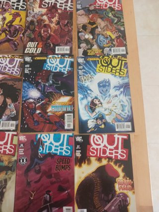 50 comics OUT SIDERS del 1 al 50 en orden. INGLES