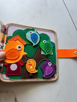 Libro Sensorial de Fieltro - Montessori Quiet Book