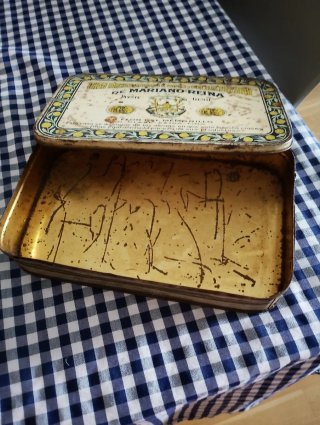 Caja Metálica Decorada Mariano Reina