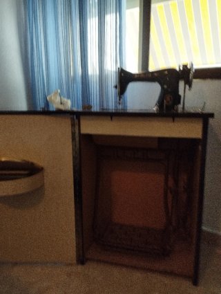 Máquina de coser ALFA antigua