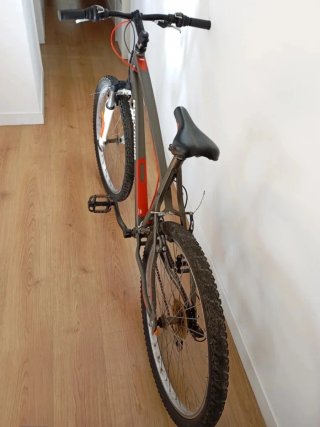Bicicleta Rockrider Gris y Roja