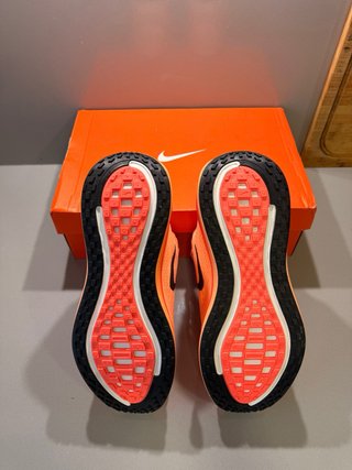 Nike Vomero Plus Naranja
