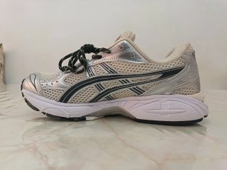 OFERTA!! LIQUIDACIÓN! Asics Kayano 14, talla 41/42