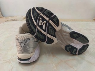 OFERTA!! LIQUIDACIÓN! Asics Kayano 14, talla 41/42