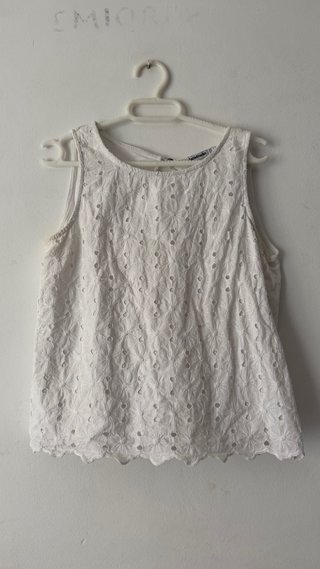 Blusa blanca con flores