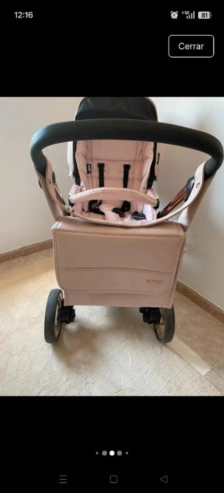 Carro de bebé rosa