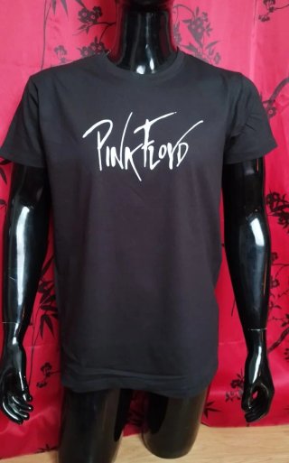 "Personalización de vinilos y camisetas a medida.