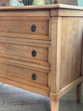 Cómoda Antigua Luis XVI francesa madera lavada