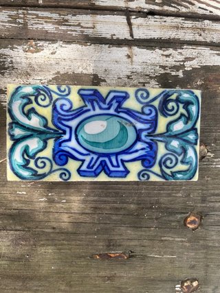 Azulejo antiguo decorado