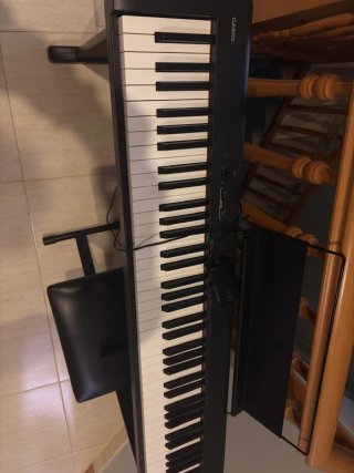 Piano Eléctrico Casio con Banqueta