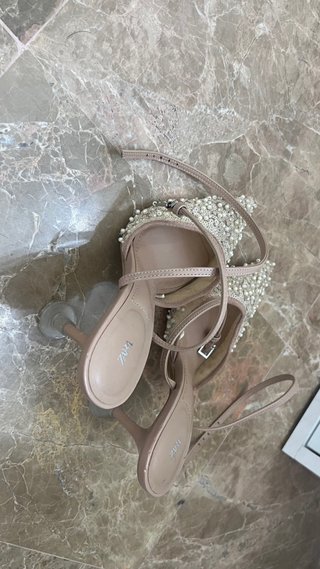 Tacones Zara Pedrería Beige/Plata