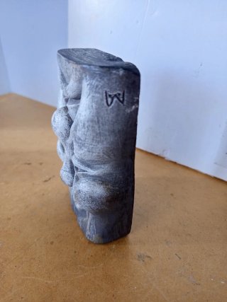 Escultura Carlos Maronna firmada piedra artificial