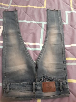 Pantalones vaqueros desgastados